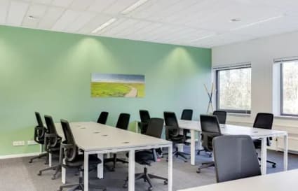 Private Office for up to 6 Desks