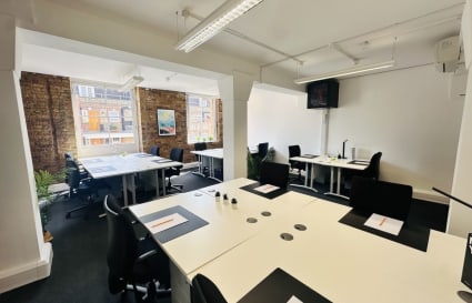 13 Person Private Office | 438 Sq. Ft.
