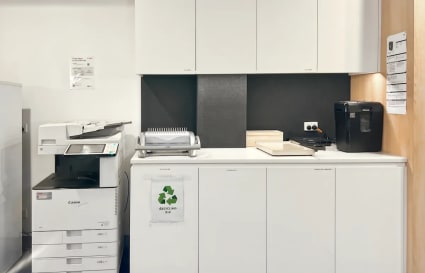 5 Person Premium External Office