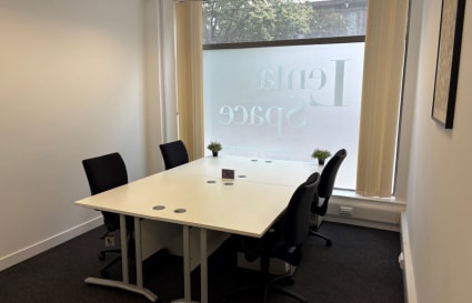 4 Person Private Office in London | 163 Sq. Ft.