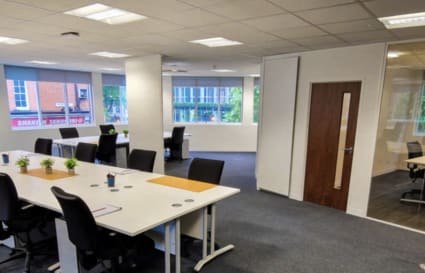 16 Person Private Office in London | 720 Sq. Ft.
