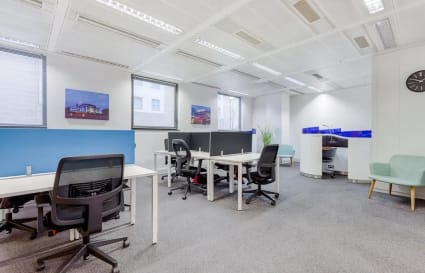 7 Person External Private Office