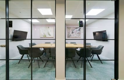 Private Office for up to 6 People