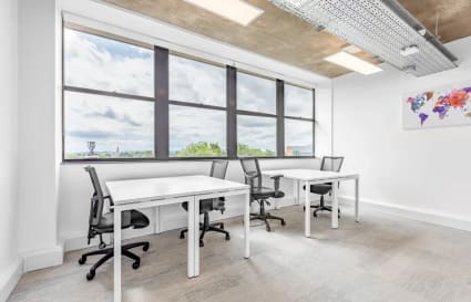 Private Office for up to 2 Desks