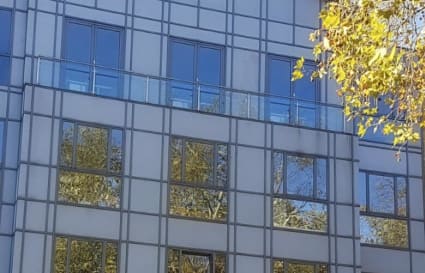 30 Person Self-contained Private Office with 4-5 Private Rooms
