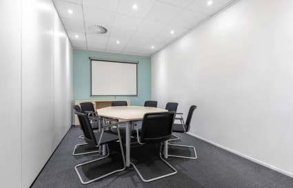Private Office in Reigate for up to 6 Desks