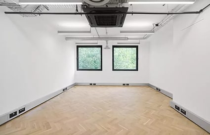 5 Person Private Office in London | 371 sq ft
