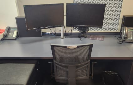 4 desks available in an Advertising Agency