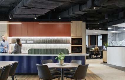Suite 5 - 39 sqm | 11 Person External/Window Office    