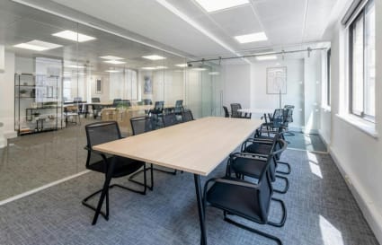 25 Person Managed Office in London | 1,377 Sq. Ft.
