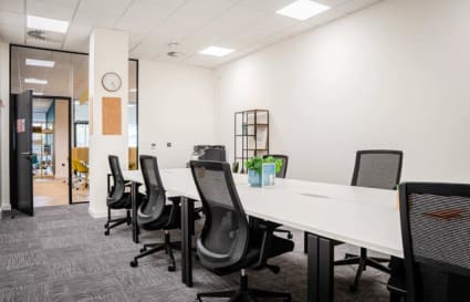 Internal Private Office in Leeds for up to 18 People | 581 sqft