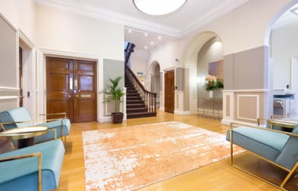 21 Person External Private Office in London with Meeting Room | 734 Sq. Ft.