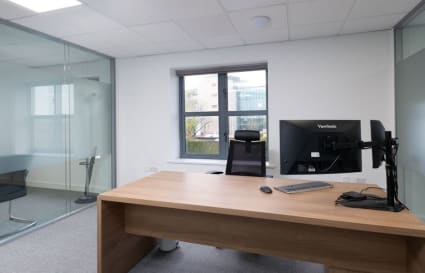 15 Person Office Available | 900 Sq. Ft.