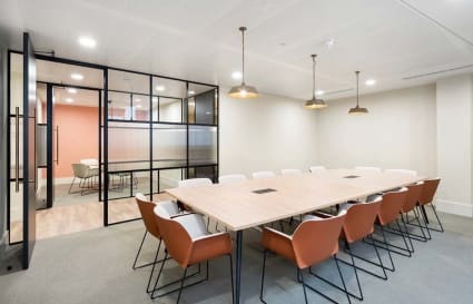 70 Person Managed Office in London | 5,577 Sq. Ft.