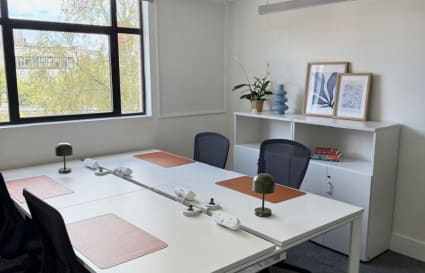 Suite 408 - 4 workstations 
