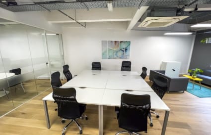 60 Person Private Office in London with 4 Meeting Rooms
