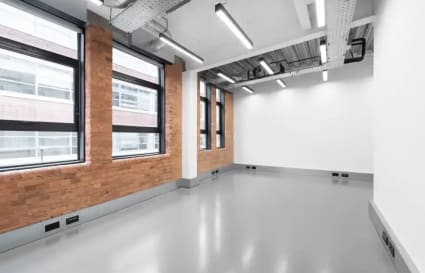 28 Person Private Office in London | 2,224 sq ft