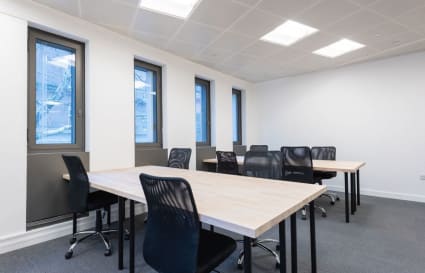 Private Office for up to 10 People | 305 Sq. Ft.