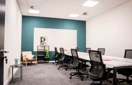 10 Person Internal Private Office in Leeds | 344 Sq. Ft. 