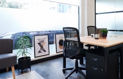 23 Person External Private Office in Reading