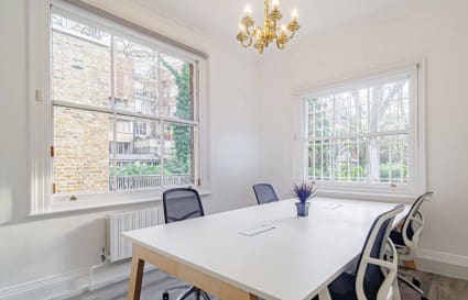 10 Person Private Office in London | 450 sqft