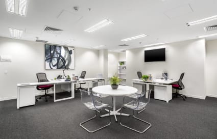 Dynamic Professional Suite Perfect for Growing Teams.