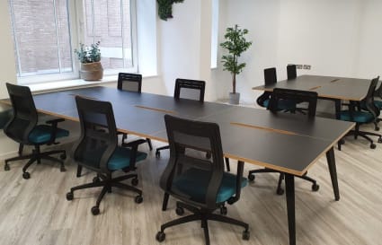 Open Plan Desks Area
