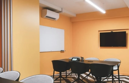 24 Person External Private Office | 875 Sq. Ft.