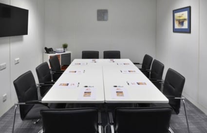 Private Office for up to 5 People | 325 Sq. Ft.
