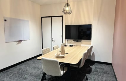 1 Person Internal Private Office