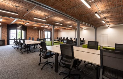 6 Person Office Available | 284 Sq. Ft.  