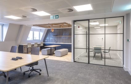 24 Person Managed Office in London | 2,193 sq ft
