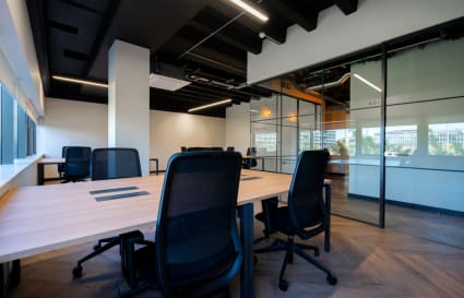 Private Office for up to 10 People