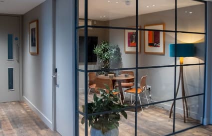 24 Person Private Office in London | 1,510 Sq. Ft.