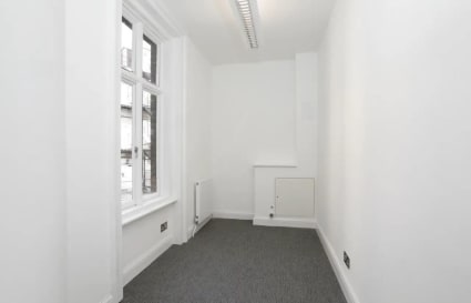 Private Office for up to 5 People | 551 Sq. Ft.