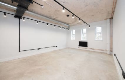 Private Office for up to 6 People | 487 Sq. Ft. - Studio 1.17