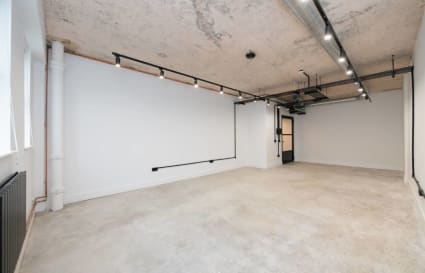 Private Office for up to 6 People | 487 Sq. Ft. - Studio 1.17