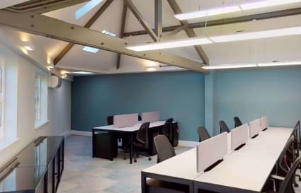 8 Person Private Office in London | 141 sqft