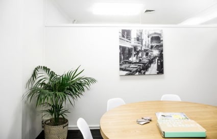 Private office space for 3