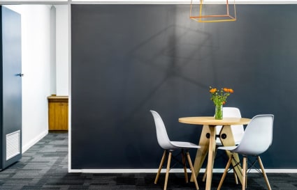 Private office space for 3