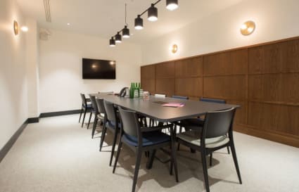 8 Person Private Office in London | 601 sq ft