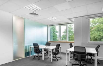 1 Person Dedicated Desk in Epsom