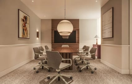 7 Person Private Office in London | 325 Sq. Ft.