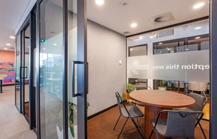 33 Person External Private Office with Executive Suites in Brisbane