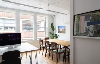5 Person Managed Office with Meeting Room in London | 432 sq ft