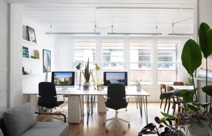 5 Person Managed Office with Meeting Room in London | 432 sq ft