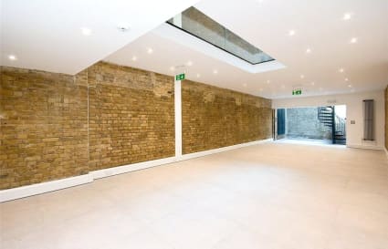 16 Person Managed Office in London | 1,000 sq ft