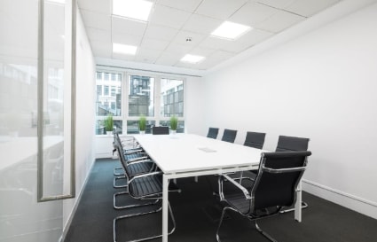 12 Person Managed Office in London | 1,245 sqft