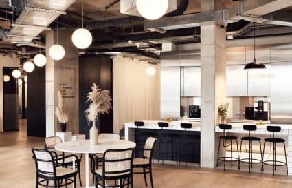 13 Person Internal Private Office in London | 414 sqft