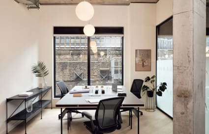 14 Person External Private Office in London | 427 sqft